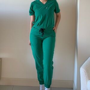 Mims Hunter Green Scrub Set!